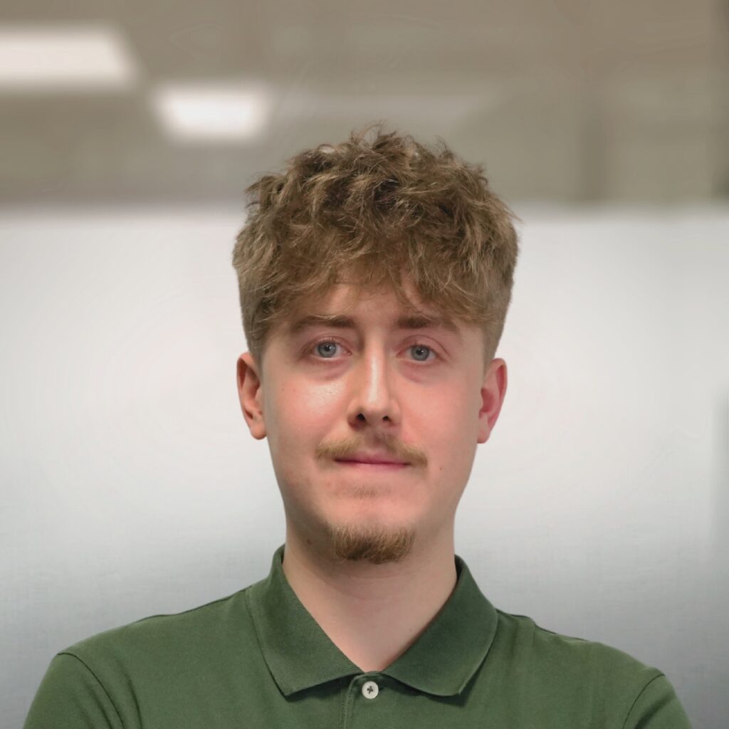 Headshot_Customer services_UK_Cameron Hing