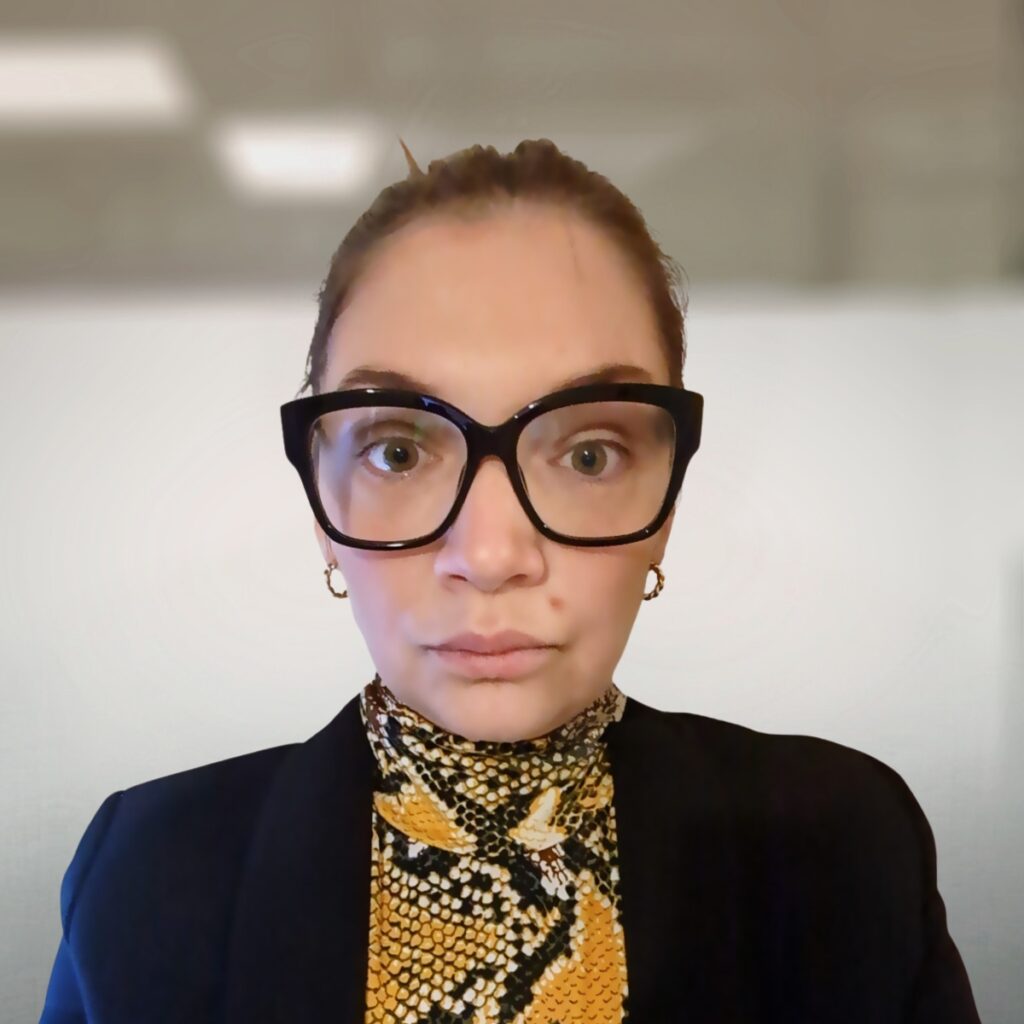 Headshot_CS_FR_Aurélie Chambier